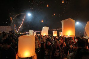 The Best Way to Celebrate Loi Krathong - This Battered Suitcase